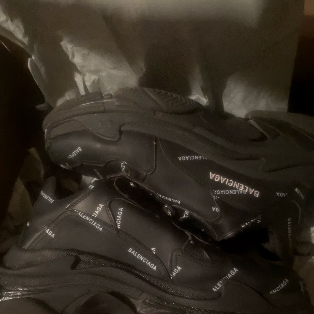 tripple s balenciagas